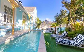 Amina Hotel